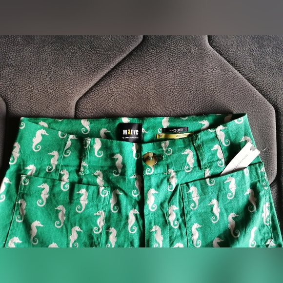 Anthropologie Green Cropped Pants - Picture 6 of 13